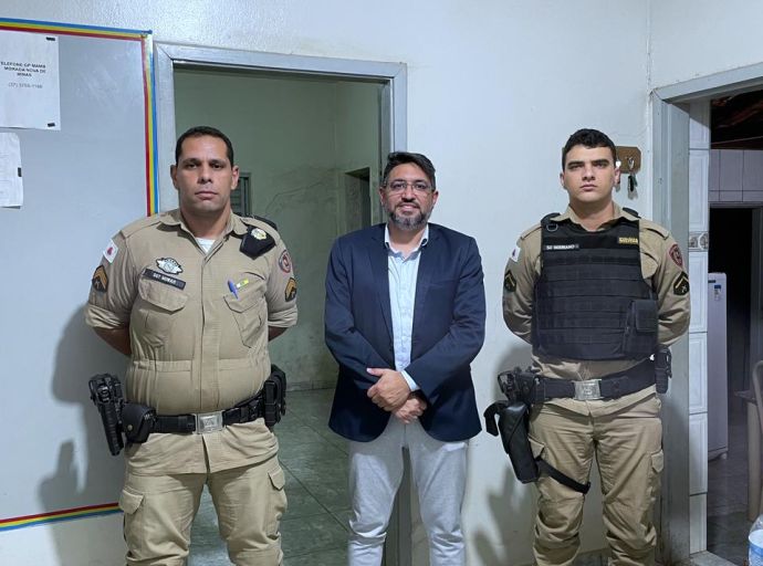 Diretor Jurídico da Aspra se reúne com militares de Paineiras