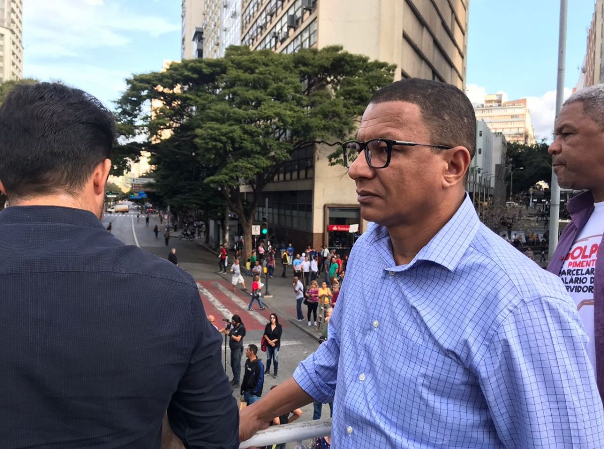 SERVIDORES PÚBLICOS PROTESTAM CONTRA O GOVERNO DE MINAS GERAIS