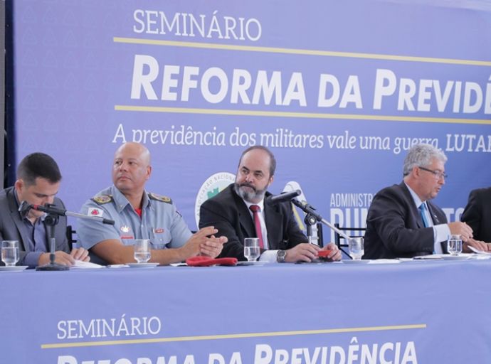 SEMINÁRIO SOBRE REFORMA DA PREVIDÊNCIA REÚNE CENTENAS DE MILITARES NO CLUBE ASPRA VERA CRUZ