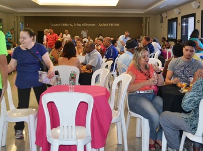 CAFÉ DO REENCONTRO REÚNE AMIGOS NA SEDE DA ASPRA