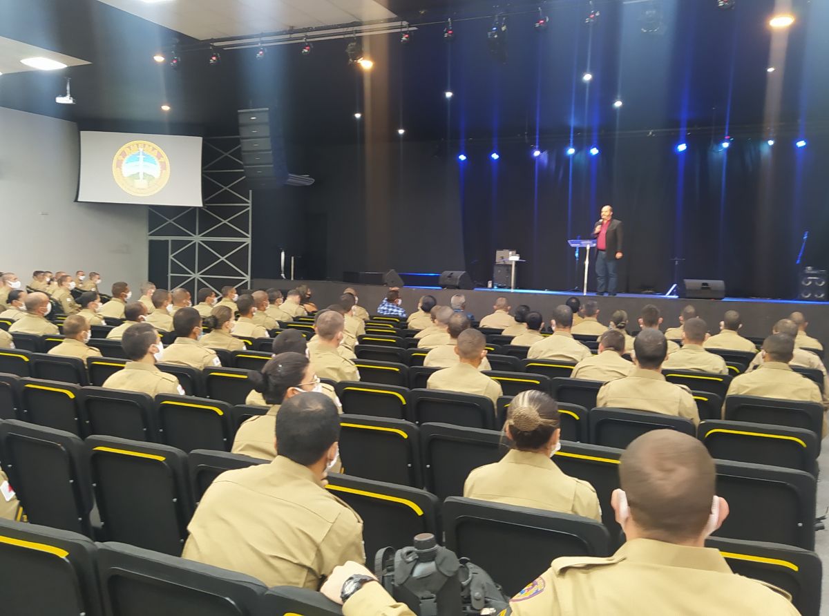 Presidente da Aspra conversa com os alunos do Curso de Formação de Sargentos (CFS)
