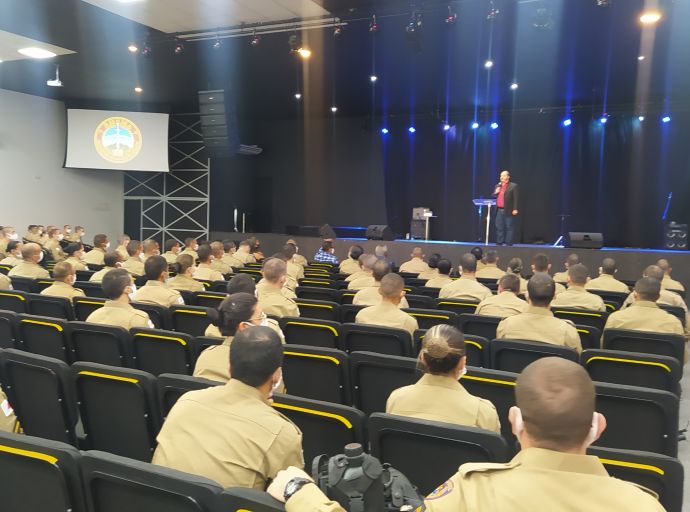 Presidente da Aspra conversa com os alunos do Curso de Formação de Sargentos (CFS)